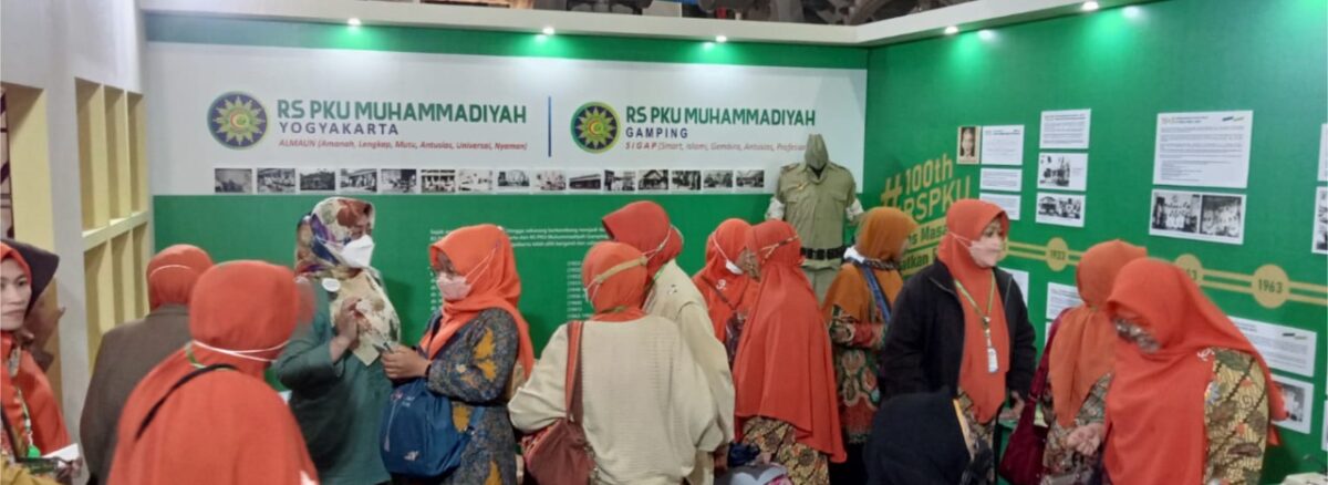 Ramainya suasana stand pku