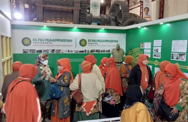 Ramainya suasana stand pku